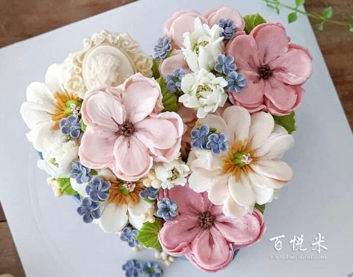 報裱花培訓班需要多少錢？怎么選擇學校比較好??？